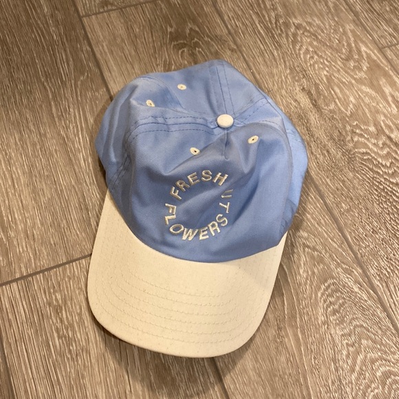 Fresh Cut Flowers Trucker Hat Two Tone - Picture 1 of 4